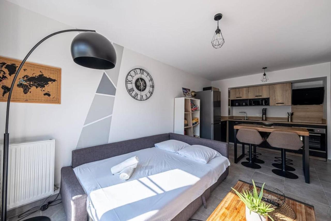 F2 Cozy Pour 4 Proche Disneyland - Fairytale Factory Villeneuve-Saint-Denis 外观 照片